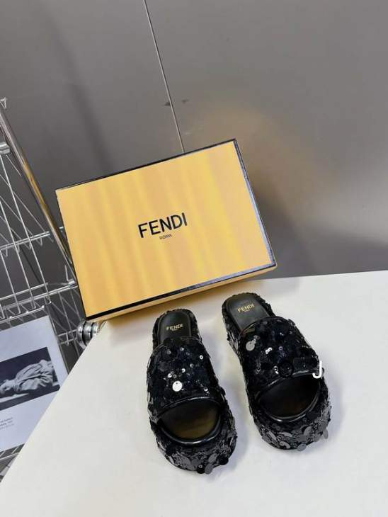 Picture of Fendi Slippers _SKUFendisz35-40XJ07052782
